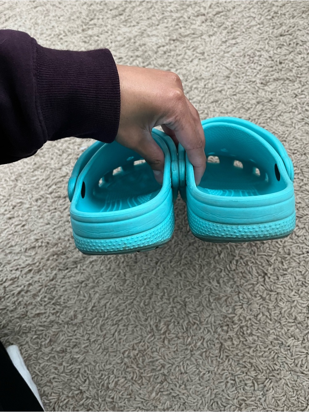 Women’s Aqua/Turquoise Crocs (classic clogs) shoes - Picture 4 of 7